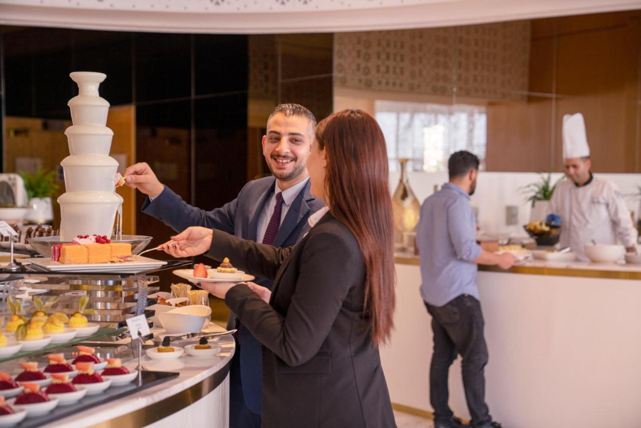 Century Marina Hotel - Lusail Exterior photo Chocolate fountain